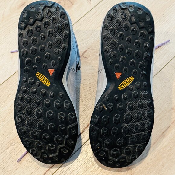 KEEN Women's Size 7 Tempo Flex Waterproof Hiking Boots, Lavender, Like New - Picture 9 of 10